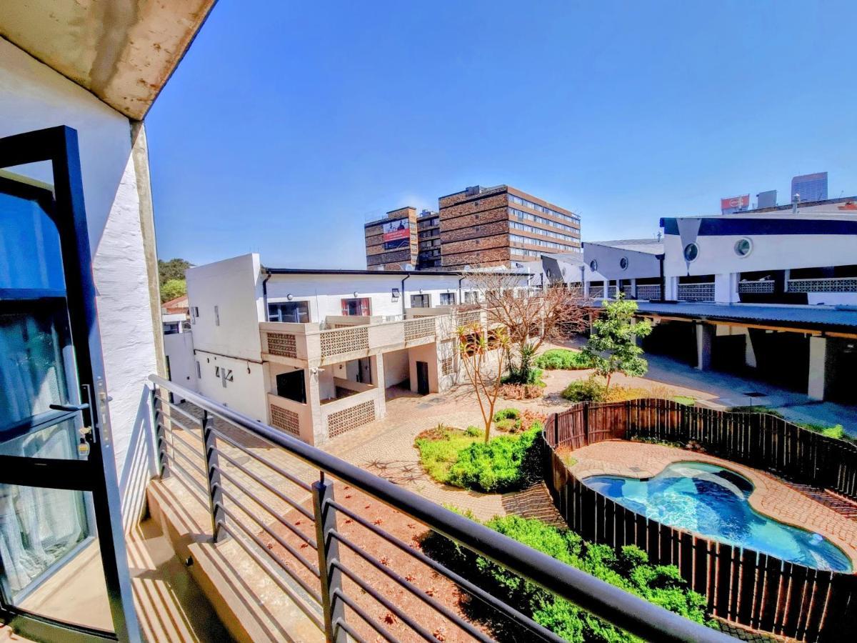 Ferienwohnung Kaleaba House In Vibey Maboneng Precint Johannesburg Exterior foto